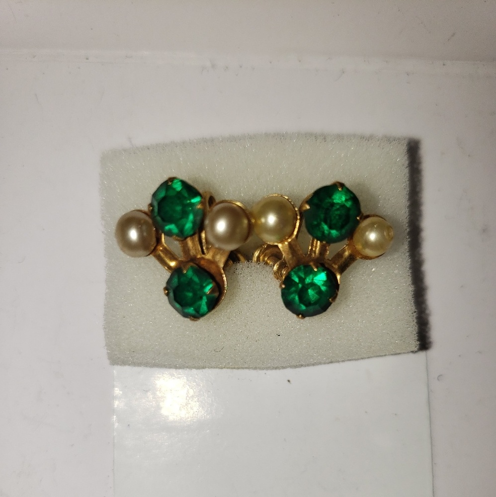 Gold Vintage Emerald Earrings